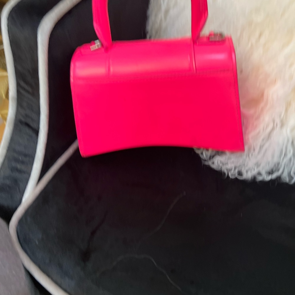 Balenciaga
Balenciaga Hourglass Small Top Handle Bag